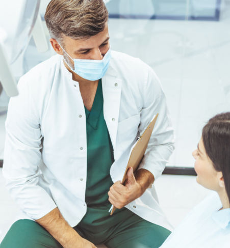 Tandarts en zijn patiënt.  