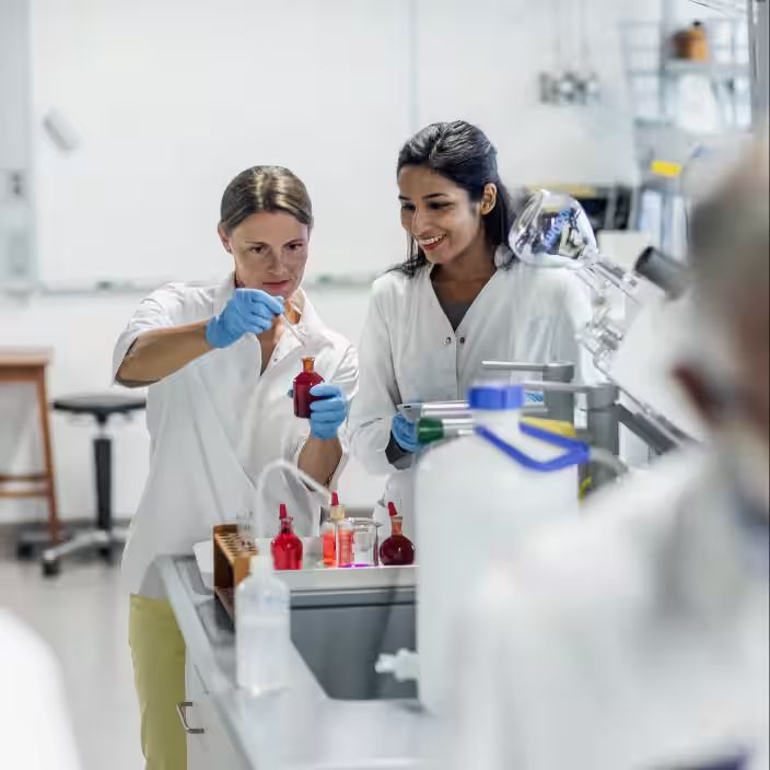 mensen in laboratorium